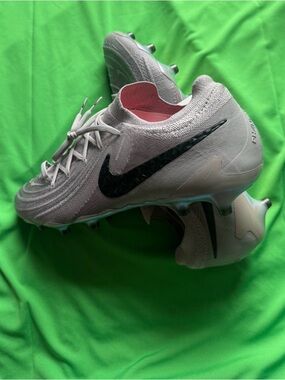 Size - 10.5 Nike Phantom GX II Elite Pro AG Pro Mens Soccer Cleats (HF4357-001)